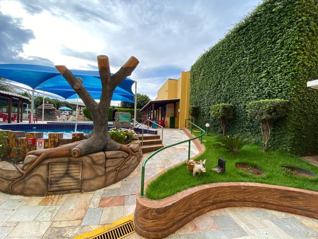 Flats Proximo Ao Shopping Singapura - Pode Descer Com Bebidas Para O Park Aquatico 1105 *