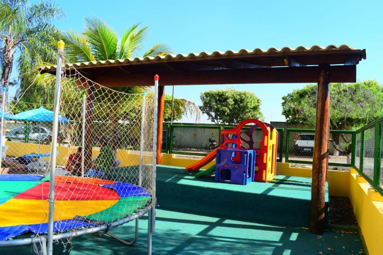Apartment Flats Proximo Ao Shopping Singapura - Pode Descer Com Bebidas Para O Park Aquatico 1105 Caldas Novas