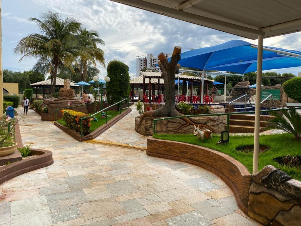 Flats Proximo Ao Shopping Singapura - Pode Descer Com Bebidas Para O Park Aquatico 1105 *